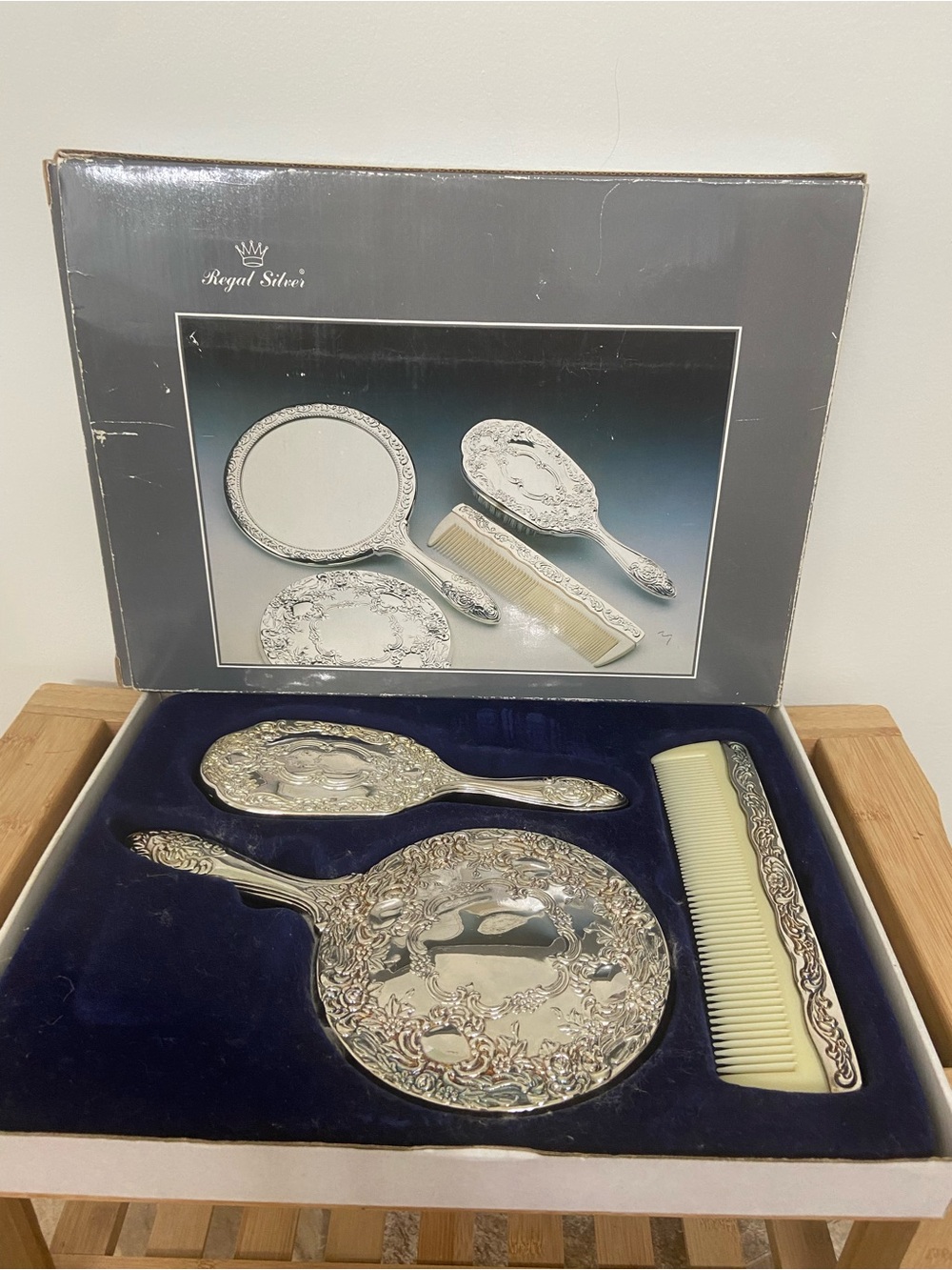 Vintage Regal Silver Landes 3 Pc Silverplate Vanity Dresser Set Mirror Brush Com